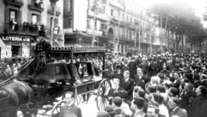 Le cortège funèbre d’Antonio Gaudí à travers les rues de Barcelone